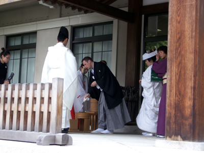 Still cleaning the hands..